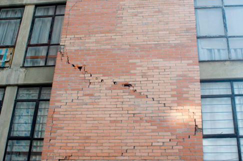Refuerzo de Daños Estructurales por Sismo con Fibra de Carbono